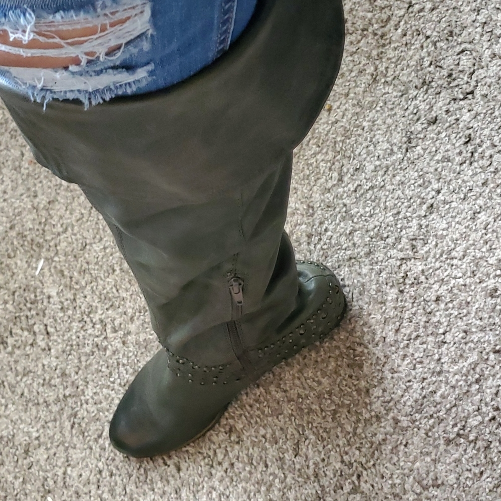 High Boots - Picture 9 of 9